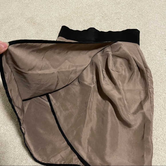 ARITZIA Wilfred silk tulip skirt size 2 - Picture 6 of 6